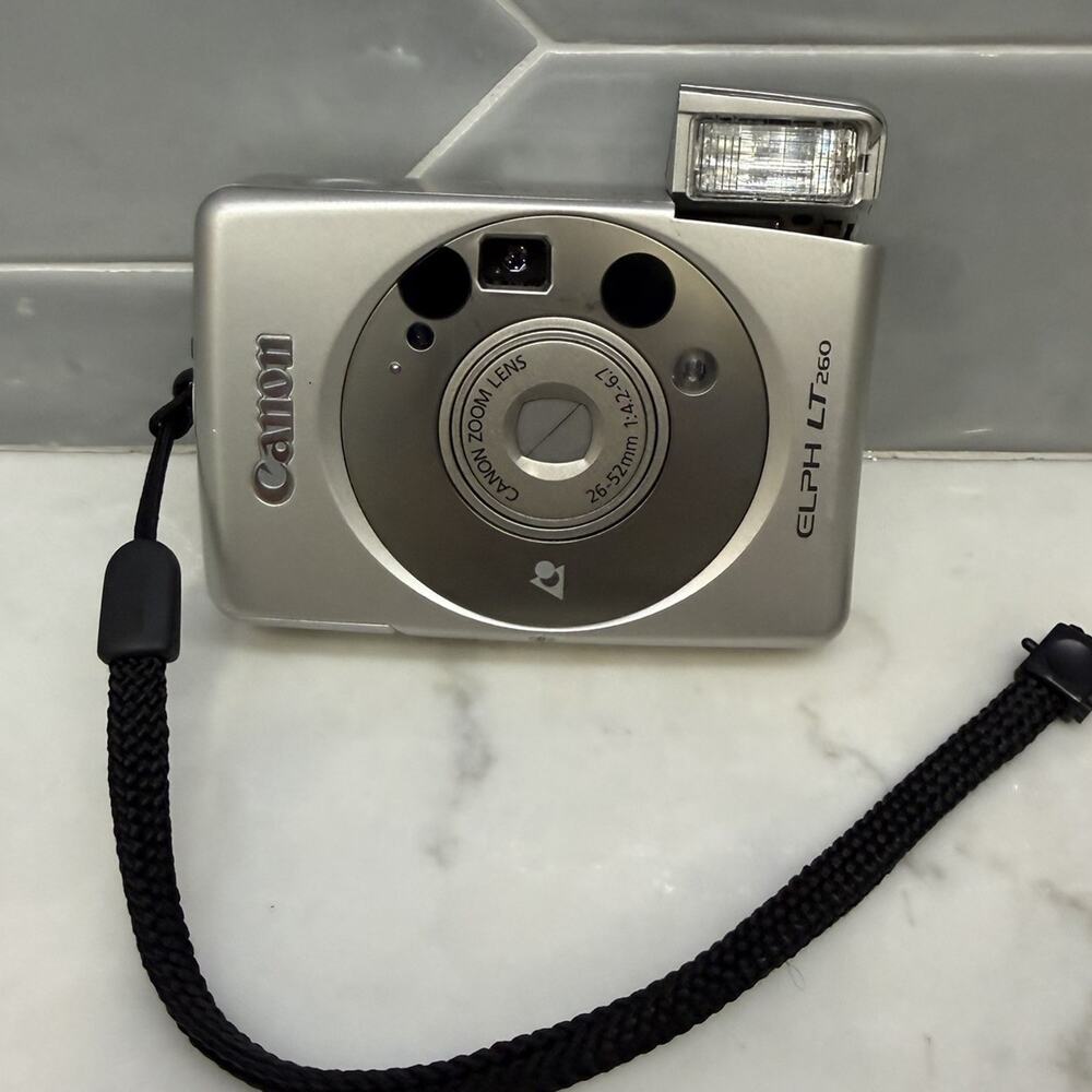 VTG Canon Elph LT 260 APS Camera Silver Digital 35mm Point & Shoot Untested